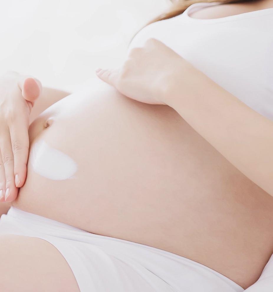 妊娠線が気になる時期…。クリームやオイルの選び方・塗り方のコツ【助産師監修】