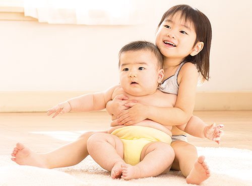 去年の日焼け止めは子どもに使ってOK?スキンケアの疑問に答えます!