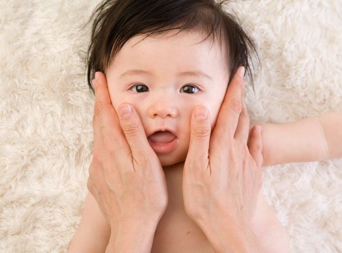 意外と知らない「肌」~ 赤ちゃんにスキンケアは必要?~