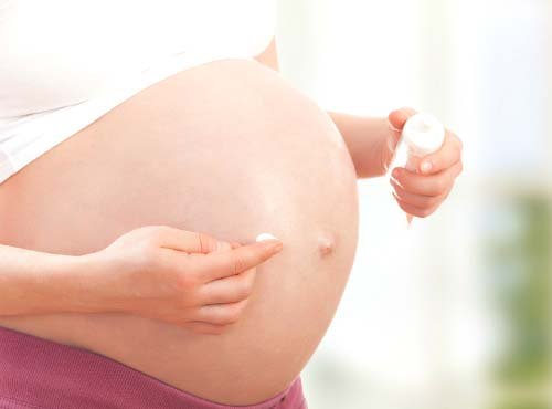 妊娠線も気になる時期…妊婦さん「ボディケア」のコツって？