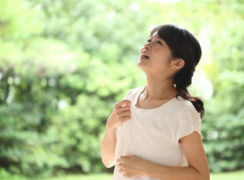 妊娠中は汗っかきに！肌トラブルの多いバストの汗対策