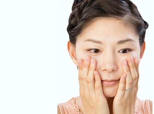 乾燥した硬い肌はくすみの原因に!?意外と知らない夏の肌状態