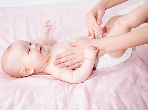 アトピー、かぶれ…赤ちゃんの肌トラブルを防ぐベビースキンケアのすすめ
