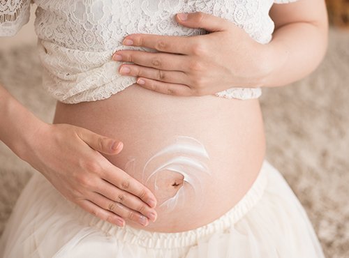 おなかもバストもここで一度見直しを！妊婦さんの秋のボディケア