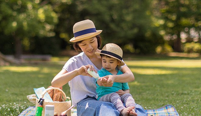 公園での日焼け・虫さされ予防に!知っておきたいお出かけ前のスキンケアポイント