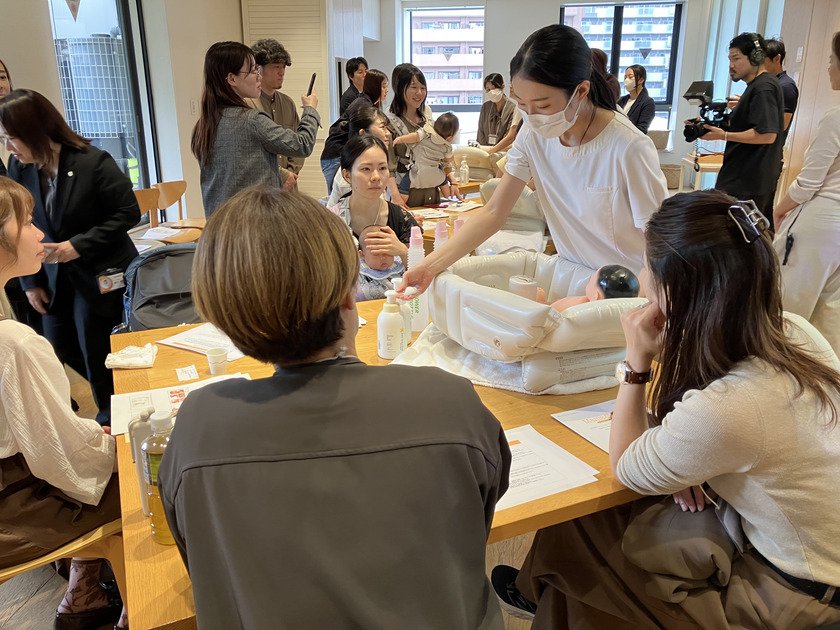 助産師さんを対象に、工場見学＆沐浴・保湿ケア実演セミナーを開催しました
