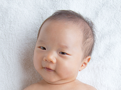 なんか臭い 赤ちゃんの頭の臭いの原因と対策 ベビー 赤ちゃん ナチュラルサイエンス For Mama Kids Smile
