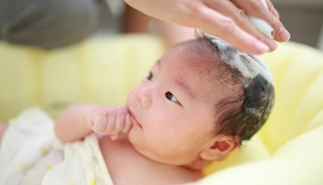 「なんか臭い…？」赤ちゃんの頭の臭いの原因と対策 ベビー（赤ちゃん） ナチュラルサイエンス for Mama & Kids Smile