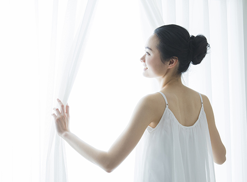 カーテンを開ける前にuvケアを Br 夏は起きた瞬間から白肌ケアが始まります 美容 ナチュラルサイエンス For Mama Kids Smile