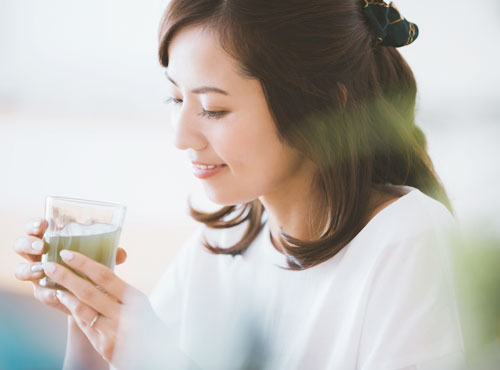 妊婦さんは便秘 むくみを起こす 水分不足 に注意 青汁習慣 のすすめ マタニティ 妊娠中 産後 ナチュラルサイエンス For Mama Kids Smile