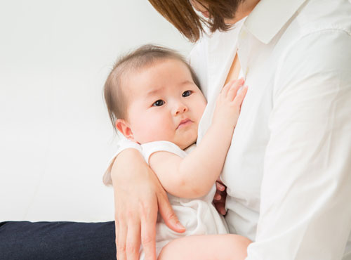 【教えて助産師さん】「マタニティブルーズ」「産後うつ」っていったい何ですか？