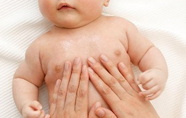 赤ちゃんの肌にスキンケアはいらない」という誤解