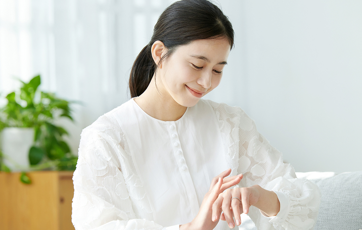 パパはパパッと、ママは丁寧。それぞれのスキンケア時間