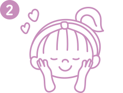 顔の中心から外側に向かってやさしくのばします。