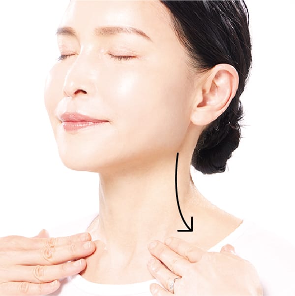 [写真]仕上げにリンパを流して浸透アップ！